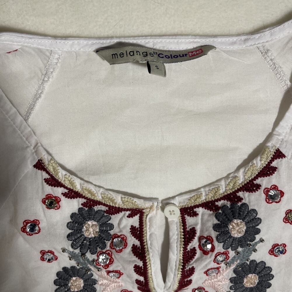 Women’s White Embroidered Bell Sleeve Slit Front Top Small - Picture 3 of 10